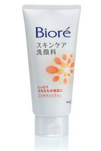 Крем-пенка для умывания нормальной и чувствительной кожи лица Kao Biore Facial Foam Extra Moist, 130г ­